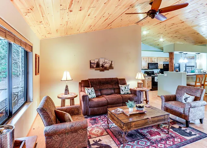 White Mountains Cabin: Near Trails & Access!