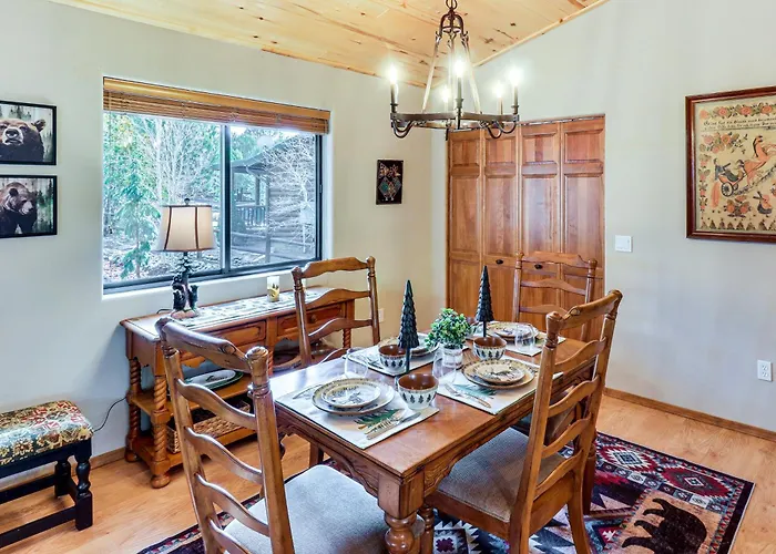 White Mountains Cabin: Near Trails & Access!
