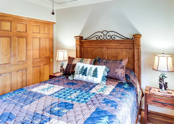 Holiday home White Mountains Cabin: Near Trails & Access!
