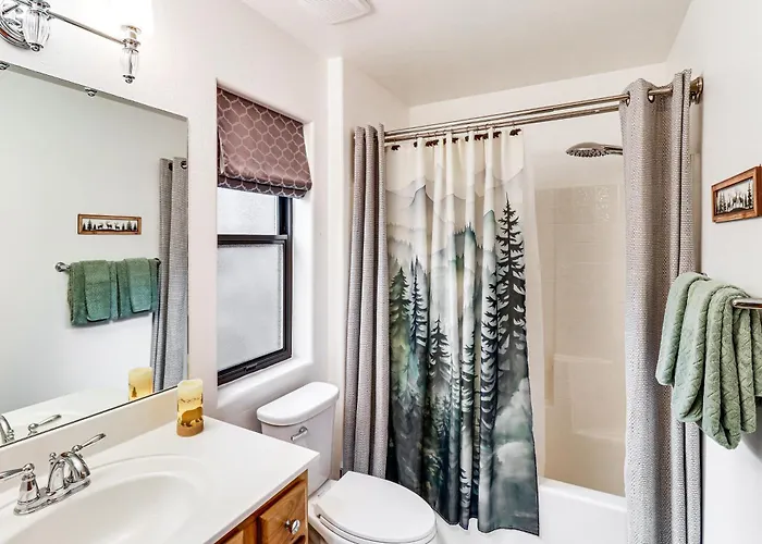 White Mountains Cabin: Near Trails & Access!